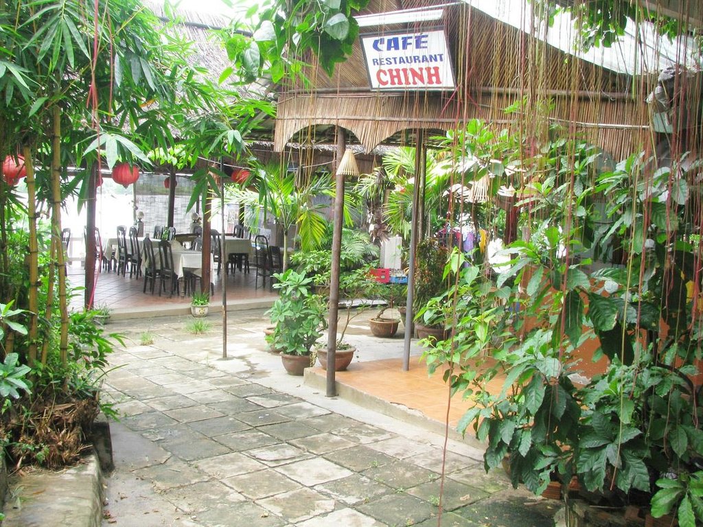 Chinh's Riverside Restaurant and cafe - Hội An