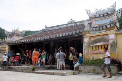 chua-hai-tang-cu-lao-cham.jpg